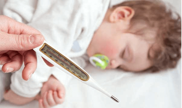 Cách phát hiện sốt phát ban ở trẻ sớm nhất